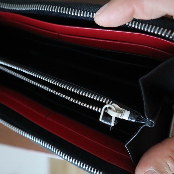 Prada Saffiano Wallet - Picture 5 of 5